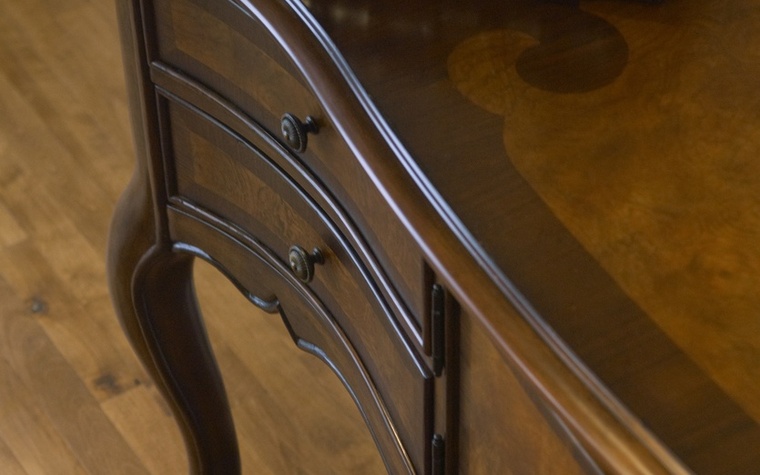 Clear semi-gloss polyurethane finish, with waterborne glaze.
